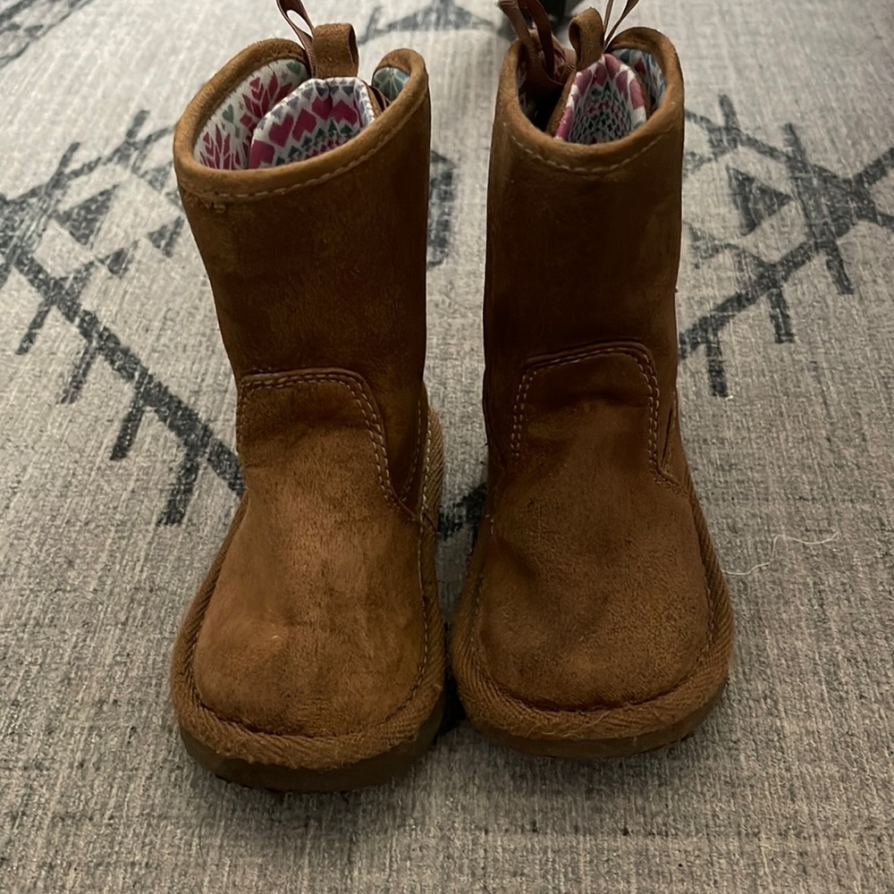 Carters boots size 5